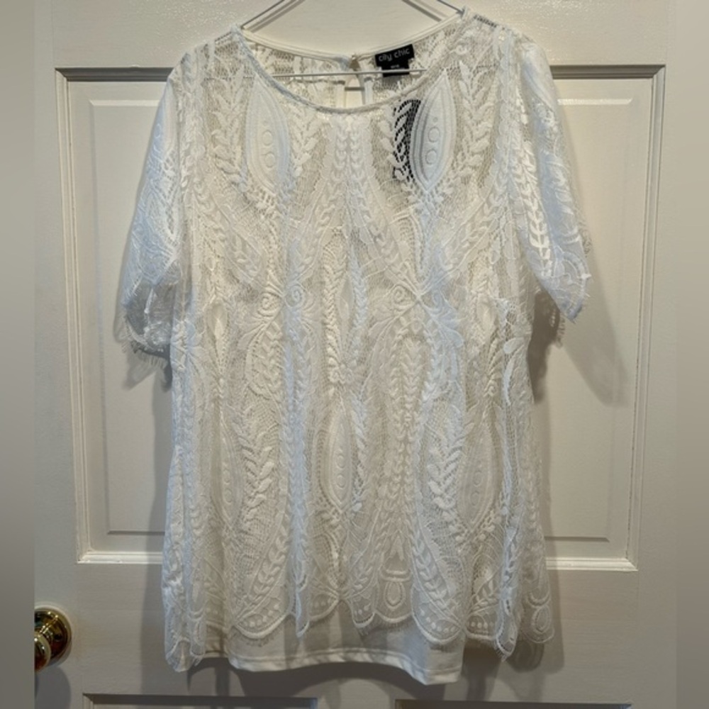 CITY CHIC WHITE LACE TOP WITH CAMISOLE UNDER SIZE WOMANS 18 BRAND NEW WITH TAGS